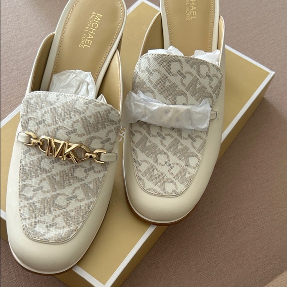 KORS Michael Kors Cream Monogram Loafers - Picture 1 of 4